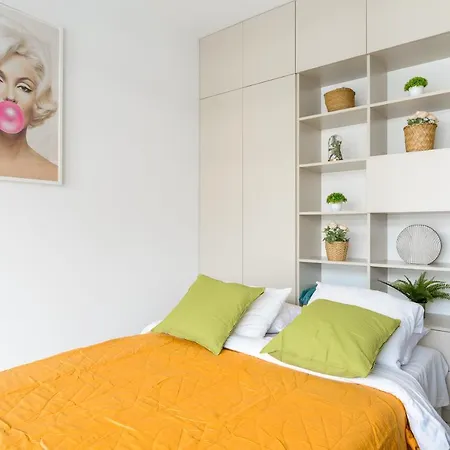 Lumina With Balcony Near Arkadia Center Варшава