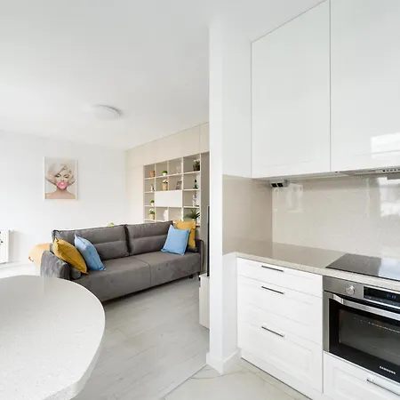 Lumina With Balcony Near Arkadia Center *