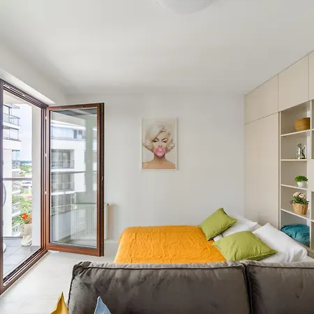 Appartement Lumina With Balcony Near Arkadia Center Warschau