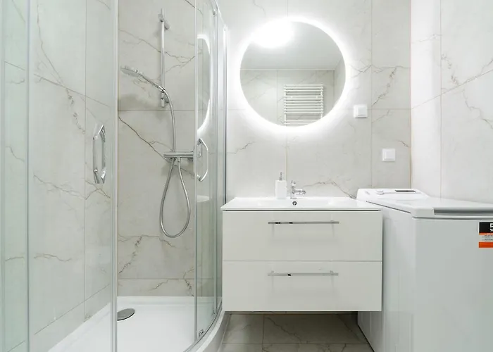 Lumina With Balcony Near Arkadia Center Warszawa